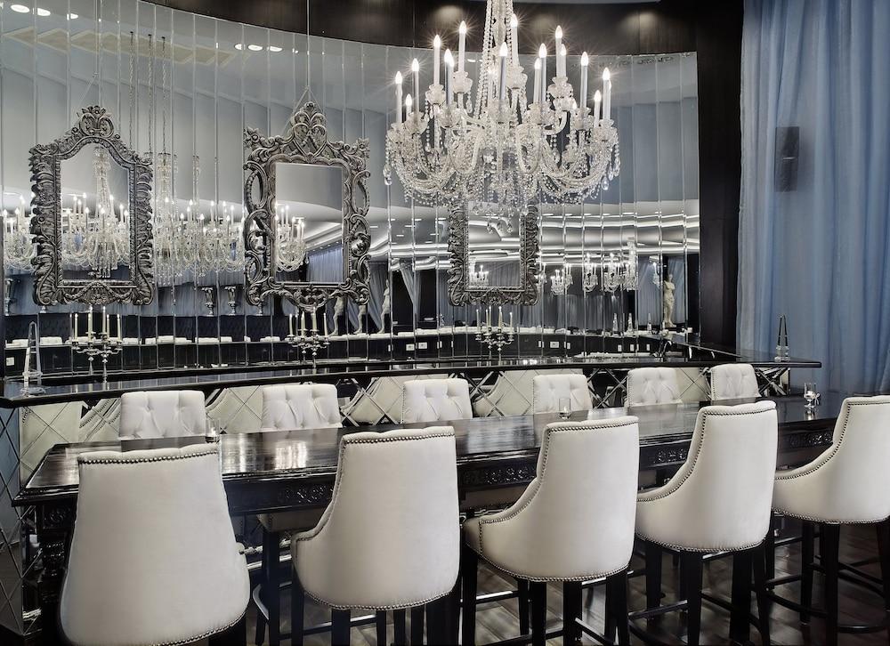 Sun City Hotel - The Gabriel Il Il Cairo Esterno foto The bar at the SLS Las Vegas