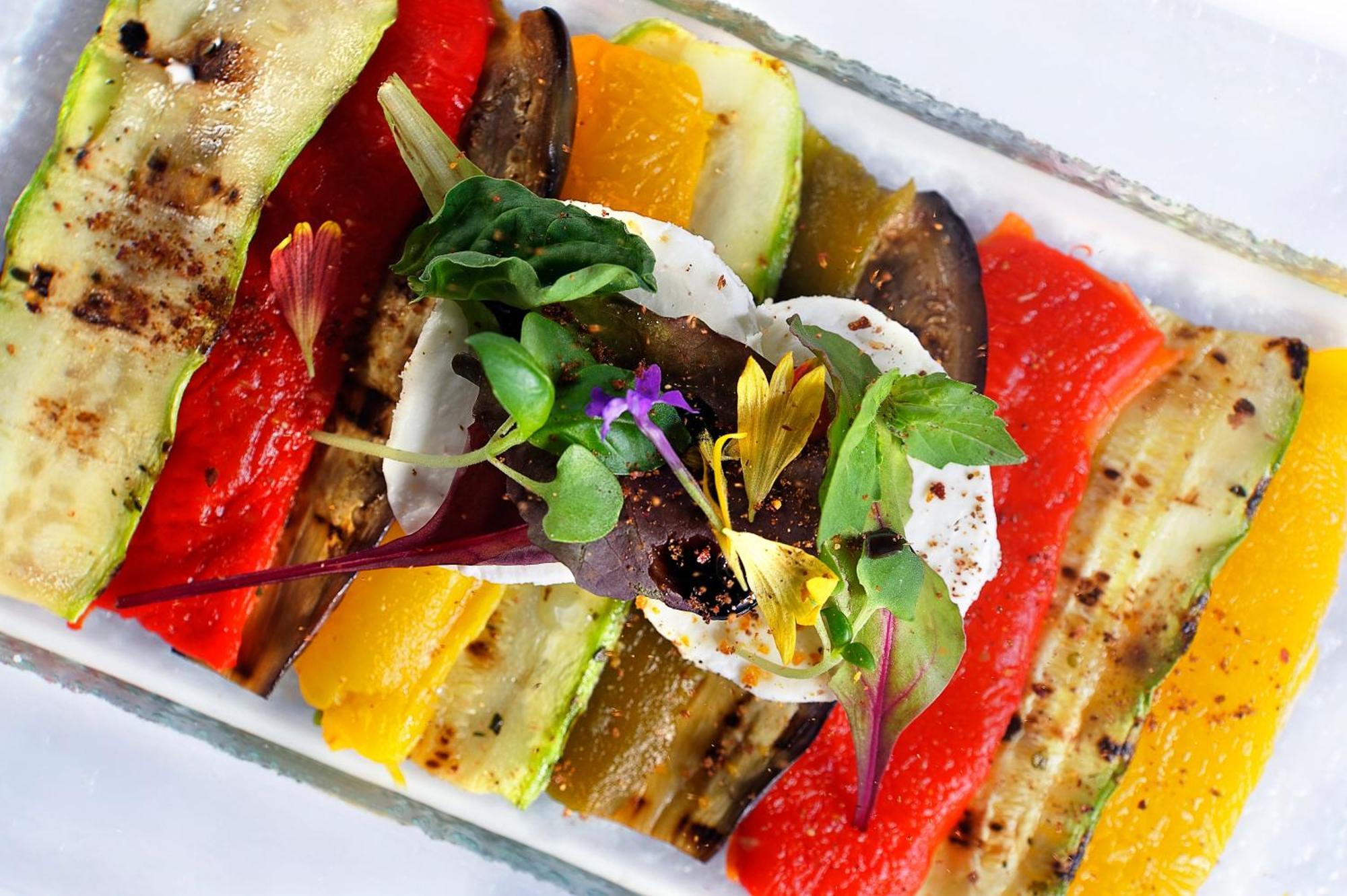 Sun City Hotel - The Gabriel Il Il Cairo Esterno foto A grilled vegetable salad